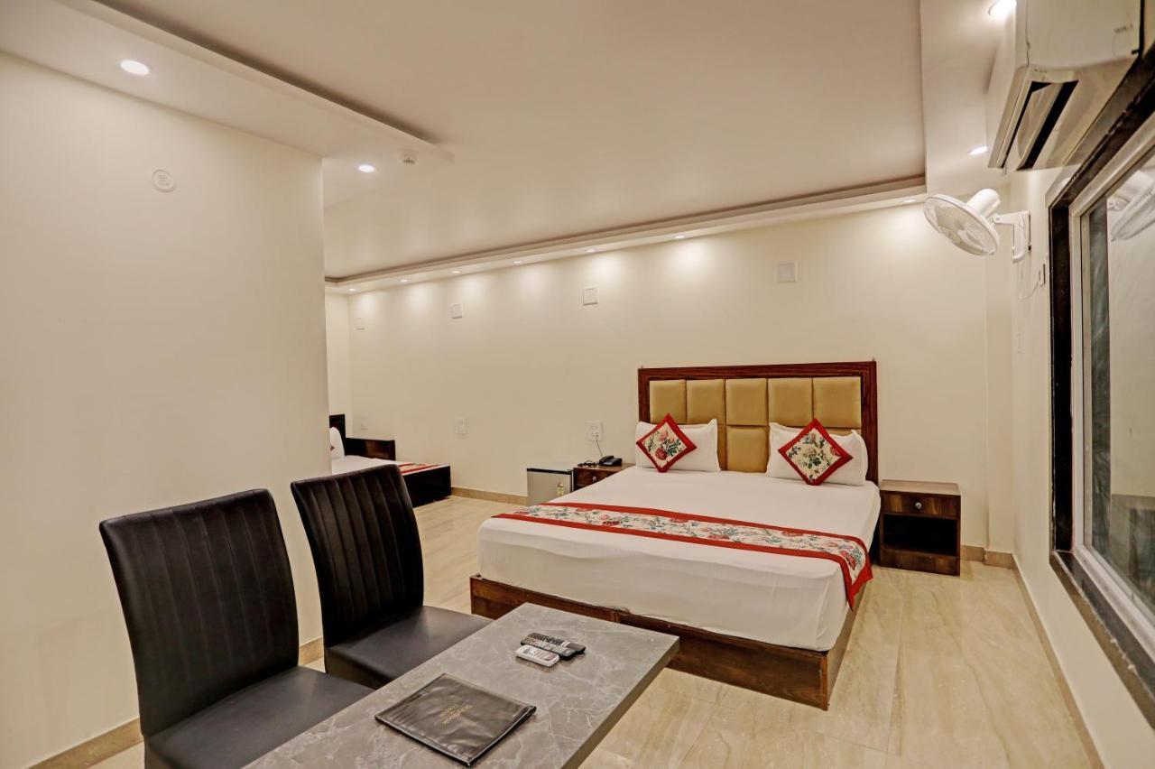 Staybook Hotel Atlanta New Delhi Train Station Bagian luar foto